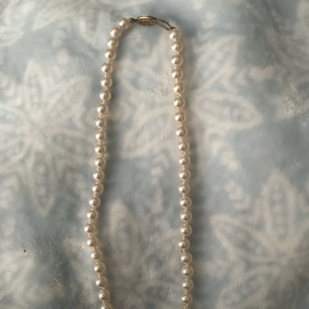 Vintage White Pearls